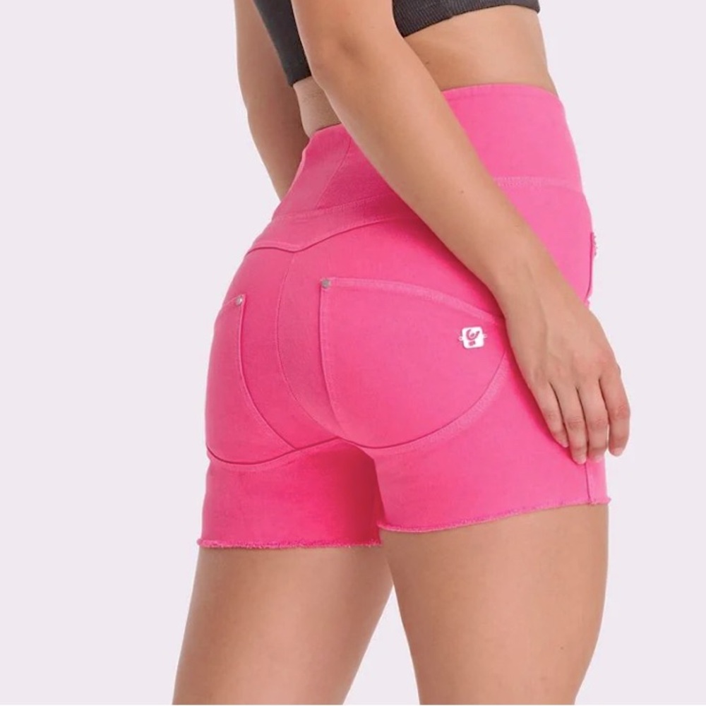 Freddy WR.UP® SNUG JEANS Candy Pink Stretch Shorts XXS Better than NEW